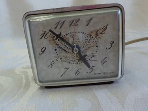Vintage G.E. 1976 Bicentennial American Bald Eagle Electic Clock Model 7400 USA - Picture 1 of 12
