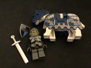 Lego Crown Knight And Horse Minifigures Fantasy Era/Castle 7093 - Picture 1 of 2