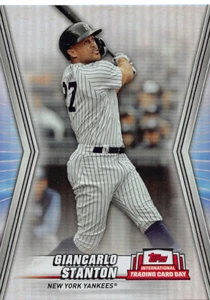 Giancarlo Stanton 2023 Topps Día Internacional de Tarjetas Coleccionables #NYYY-3 NY Yankees - Imagen 1 de 2