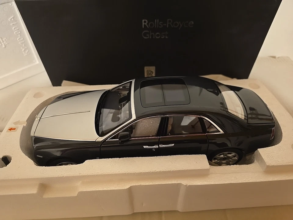 Kyosho Rolls Royce Ghost nero/argento scala 1:18  - Immagine 1 di 4