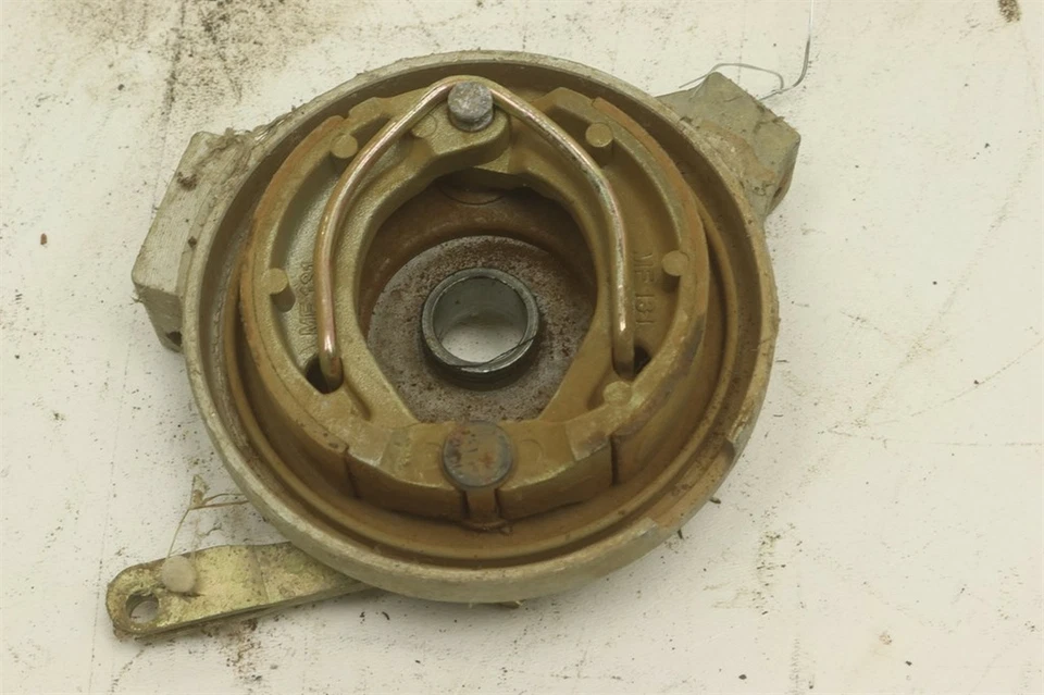 Placa de respaldo de freno delantera izquierda Polaris Outlaw Scrambler Sportsman 50 90 0450910 Foto 1 de 2