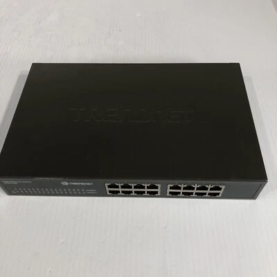 TrendNet TE100-S16R 16 port 10/100 Fast Ethernet Switch - Image 1 of 4