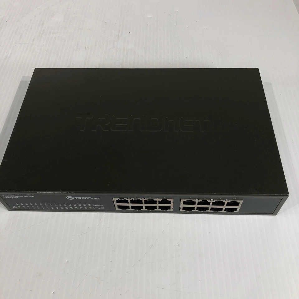 TrendNet TE100-S16R 16 port 10/100 Fast Ethernet Switch - Image 1 of 4