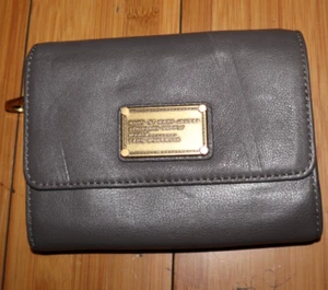 Marc By Marc Jacobs Damen Geldbörse aus Leder mit Dreifachfaltung - Bild 1 von 10
