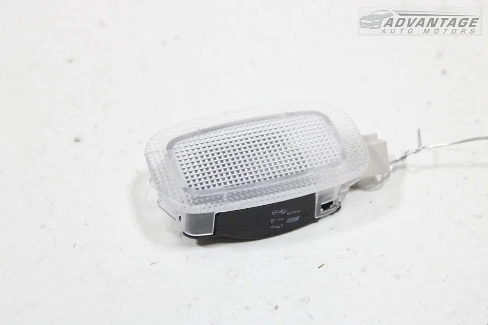 2014-2019 MERCEDES BENZ CLA250 TRUNK COMPARTMENT LEFT OR RIGHT INTERIOR LAMP OEM - Image 1 of 4