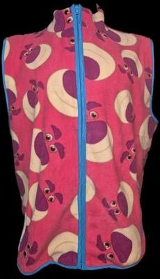 Chaleco con cremallera polar rosa oso Lotso Toy Story de los parques de Disney Pixar talla grande 2X Foto 1 de 4