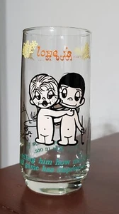 Vintage "Love Is.." Trinkglas von Kim Casali - 1975 Los Angeles Times Golf - Bild 1 von 6