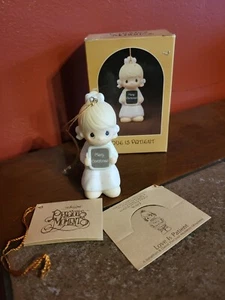 Precious Moments 1983 "Love Is Patient" E-0536 Ornament - Picture 1 of 6