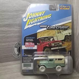 Johnny Lightning Calssics Gold White Lightning 1980 Toyota Land Cruiser Green - Picture 1 of 7