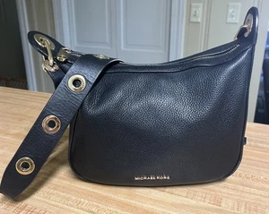 Michael Kors Raven Medium Messenger Bag Handtasche, Schwarz 🖤 - Bild 1 von 18