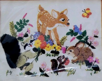 Vtg Creative Circle Craft Embroidery Kit 536 Forest Friends Animals 1982 Sealed - Image 1 of 4