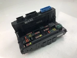 SE1372 BMW Fuse Box 9234421 - Picture 1 of 4