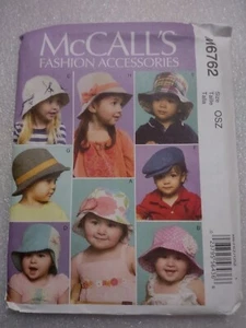 McCalls 6762 Säugling Kleinkind Mützen & Mützen Muster 8 Variationen ungeschnitten - Bild 1 von 2