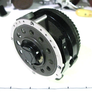 Carrete de mosca automático Mitchell 710, hecho en Francia - nuevo (sin usar) - Imagen 1 de 12