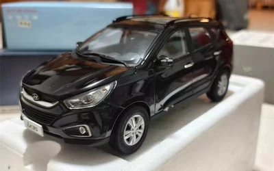 Modelo coche Hyundai IX35 versión concesionario 1/18 Foto 1 de 4