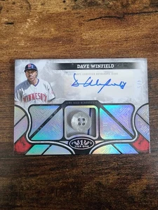 2025 Topps Tier One #AT1R-DW Autograph button Relic Dave Winfield /5 - Picture 1 of 2
