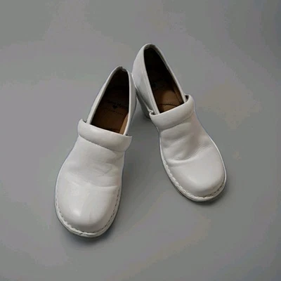  Zueco superior almohada Nurse Mates Halle para mujer talla 8 m cuero blanco Foto 1 de 4