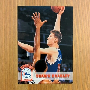 Shawn Bradley 1993-94 NBA Hoops #385 RC Rookie - Picture 1 of 2