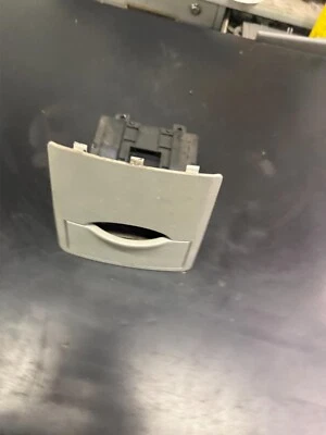 KIA SPECTRA   2006 Accessory Cup Holder - Image 1 of 4