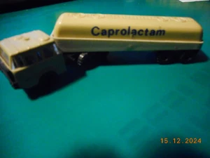Modellauto für ModellbauZugmaschine mit Tank Modelleisenbahn DDR - Picture 1 of 7