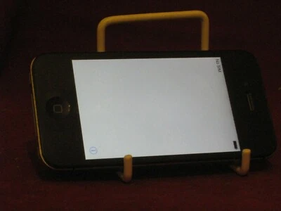 Apple iPhone 4s 16GB Smartphone - Black - EE Network - Lot 2 - Image 1 of 3