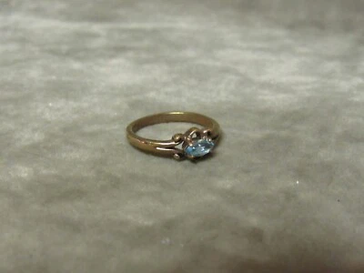 Signed EDCO Size 5 Simple Band Ring Gold Tone Metal with Blue Stone - Image 1 of 3