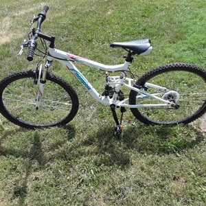 Mongoose Mountain Bike 26 in Bikes for 