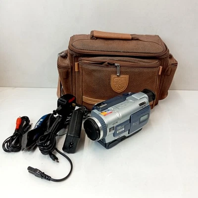 Sony DCR-TRV325E Digital8 Hi8 Video8 Camcorder Complete Working Handycam Set - Image 1 of 4