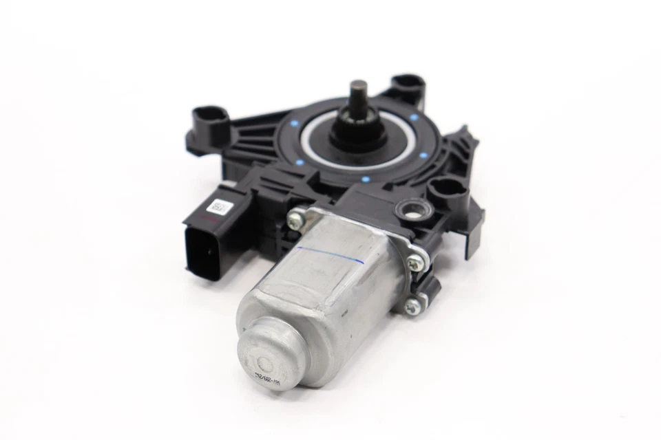 2020 - 2022 CHRYSLER VOYAGER FRONT LEFT SIDE DOOR WINDOW REGULATOR MOTOR OEM - Image 1 of 4