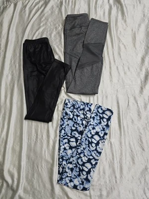 Lote de 3 Leggings Azul Estampado Animal, Imitación Cuero, Gris Atlético Jr's Talla Pequeña Foto 1 de 4
