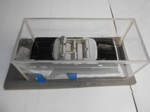 1963 Chevy Impala Cabrio Maßstab 1:26 Druckgussmodell mit Sockel und Abdeckung # 157 - Bild 1 von 11