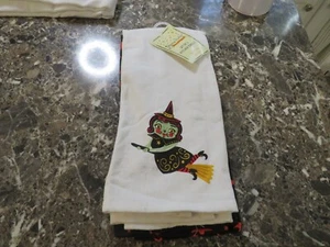 NEW Johanna Parker Witch Broom Halloween Set Of 2 Kitchen Towels 100% Cotton - Picture 1 of 4