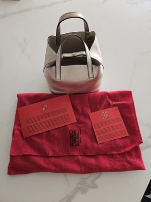 Carolina Herrera Cuero "Matryoshka" Mini Con Correa Cadena Dorada Foto 1 de 4