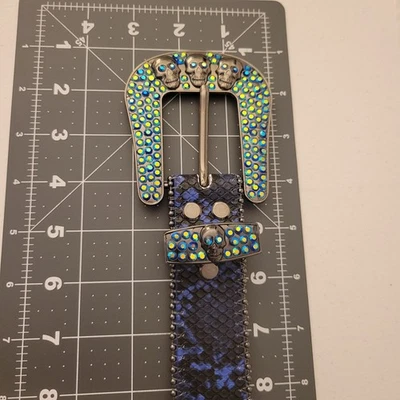 Cinturón de cuero calavera con tachuelas brillantes azul/negro talla 42" Foto 1 de 4