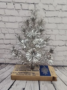 1950s ALUMINUM CONTINENTAL POM POM HANGING CHRISTMAS TREE W/BOX CHICAGO #K5000 - Picture 1 of 7