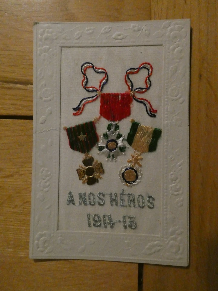 WW1 Woven Silk Postcard A NOS HEROS 1914-15 - Image 1 of 2