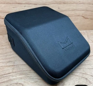 Melin Hat Box Custodia da Viaggio con Zip Nera Cinghia Regolabile Interno Tasca Zip - Foto 1 di 5