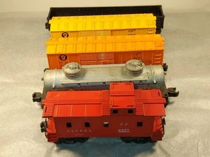 Lot of 5 LIONEL 6257 CABOOSE 2465 TANK CAR 6462 GONDOLA--X6004 & X6034 Box Cars - Picture 1 of 22