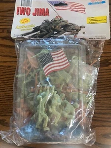 BMC WW2 Iwo Jima Plastic Army Men - 32 American and Japanese Soldier Figures - Picture 1 of 1