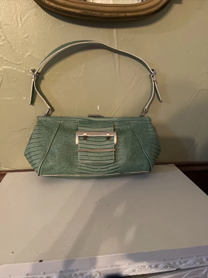 Cartera baguette de piel de cocodrilo verde Charles David para mujer Foto 1 de 4