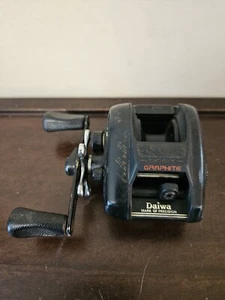 Daiwa Magforce PMA10G Graphite Hi-Speed Baitcaster Rolle - Bild 1 von 4