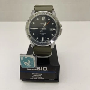 Reloj Casio de cuarzo con correa de resina verde esfera negra manecillas luminosas MTP-VD01-3E para hombre - Imagen 1 de 8