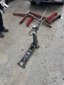 Total Source - Hydraulic Forklift Jack, 15400 LB. Cap., 2.5"-16.5" Lift Height - Picture 1 of 9