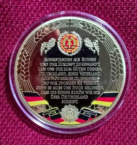 Vergoldete Medaille Zum 70.Geburtstag-Eine Hommage an die Hymne d. DDR 1.Strophe - Bild 1 von 3