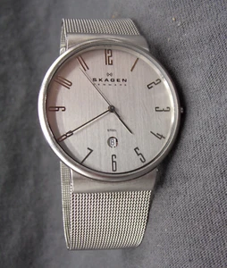 Men's SKAGEN Water-Resistant Watch w/ New Battery - Works Great! - Picture 1 of 6