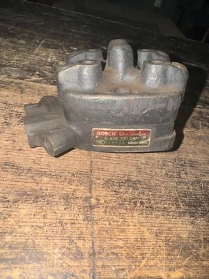 Bosch 0 438 100 061 Fuel Dist. FD21X, 80 Audi 4000 77-79 Fox 78-80 Volkswagen  - Image 1 of 4