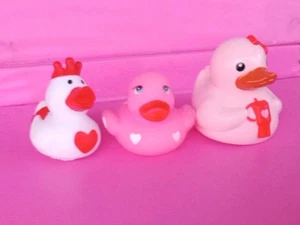 💥 Rubber Duck 3 Rare Lovely ducks!  Ducky quackery bath toy BIN A - Picture 1 of 6