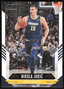 2021-22 Panini Chronicles Nikola Jokic Basketball Card #142 - Denver Nuggets - Foto 1 di 2