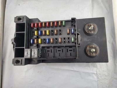1998-2000 FORD F150 INTERIOR CAB  FUSE BOX RELAY UNDER DASH XL34-14A067-CB OEM - Image 1 of 4
