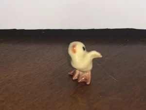 Glossy Monrovia Hagen Renaker Chick W/ Wings Out Miniature - Picture 1 of 5